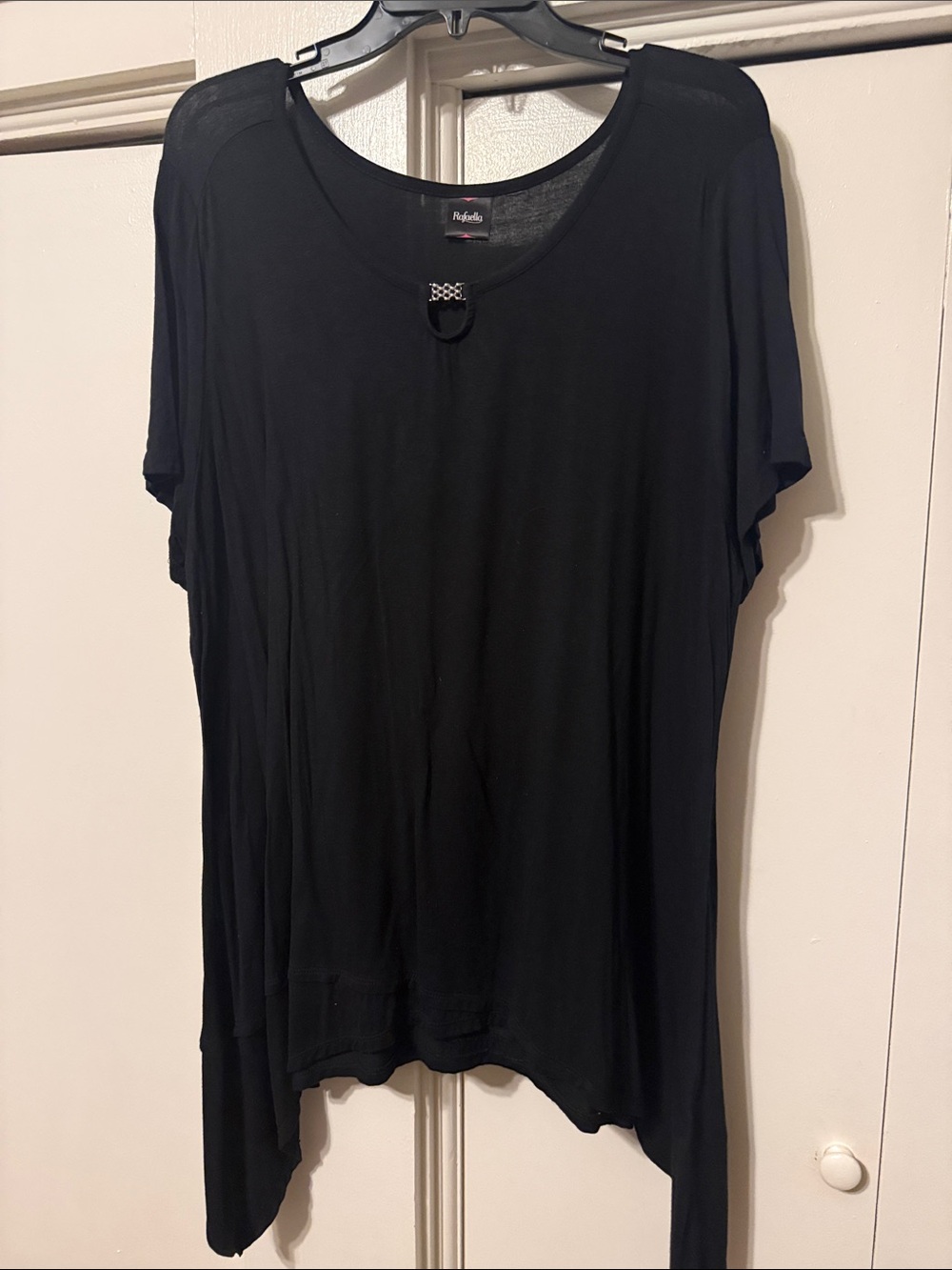 Short sleeve black top